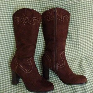 No Boundaries Faux Suede Boots Size 9